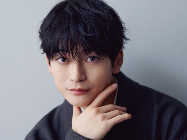 高橋文哉のプロフィールと経歴