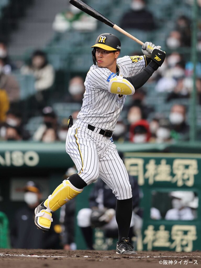 佐藤輝明選手　引用：ミズノ公式オンライン