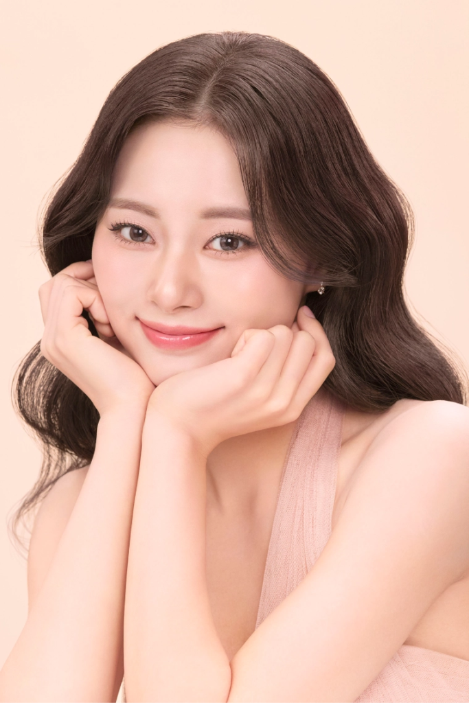 V（テテ）の歴代彼女6人目：TWICE ツウィ（2018年〜2019年頃）