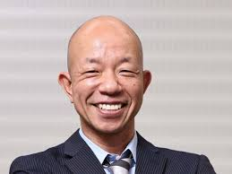 小峠英二の現在の彼女は？