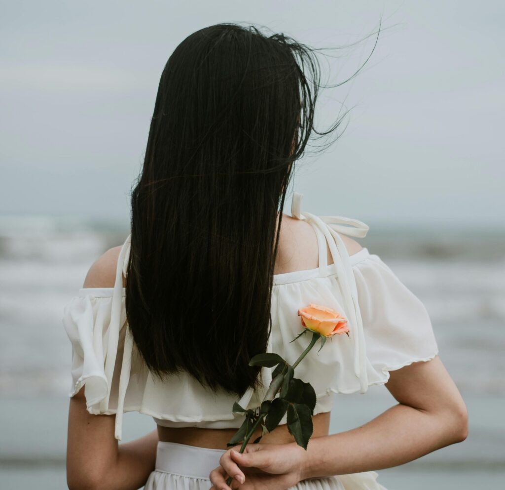 1人目の彼女イメージ写真若い女性