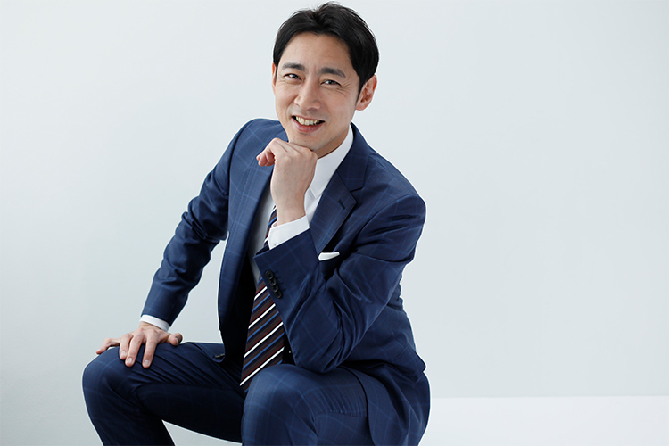 俳優 小泉孝太郎さん | 僕の笑顔をつくる、僕の友だち | ライフフィールドマガジン | 明治安田
