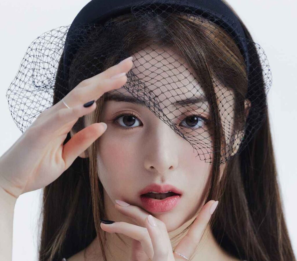 ヨンジュンの歴代彼女4人目：ホ・ユンジン（LE SSERAFIM)(2023年頃）
