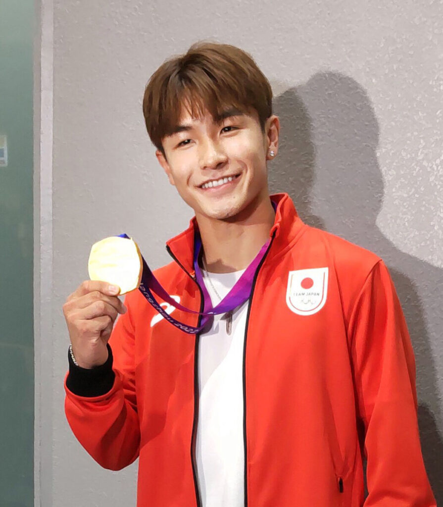 パリ五輪代表内定のブレイキン・半井重幸が帰国「より成長した姿で来年夏、ステージに立ちたい」