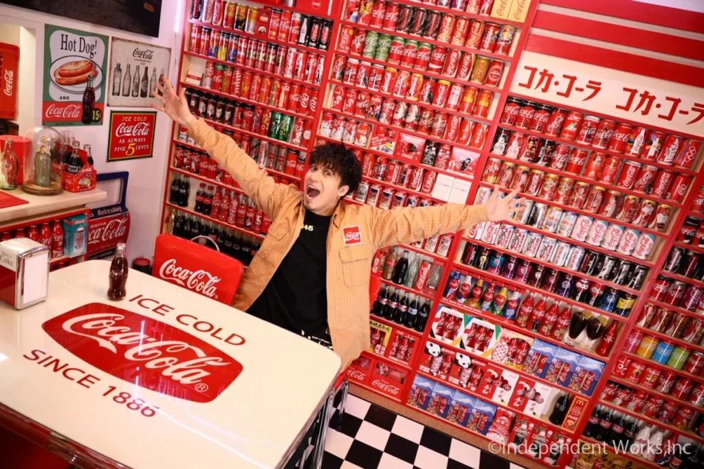 ジャイアン役・木村昴「コーラ」部屋公開 16年間で集めた1000点のコレクション | オリコンニュース（ORICON NEWS）
