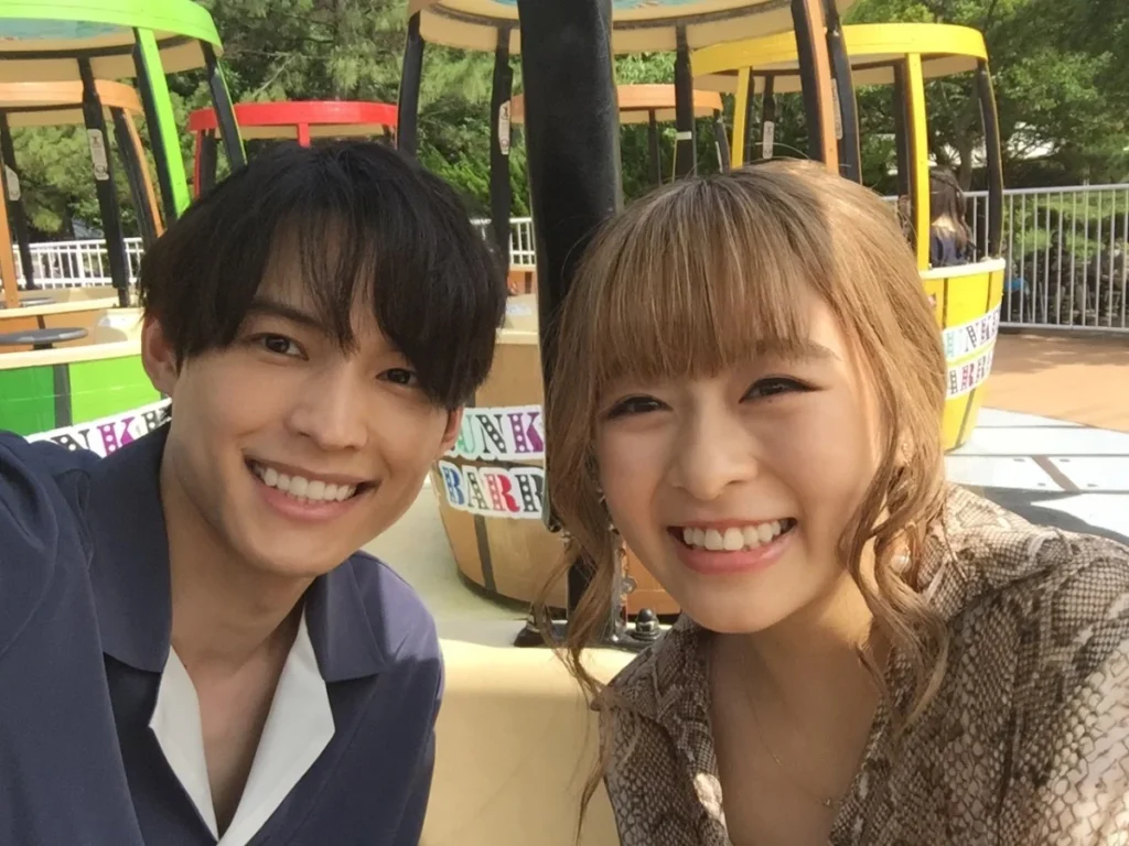 松村北斗&森七菜ら『ライアー×ライアー』キャストの“仲良し”オフショット公開 | オリコンニュース
