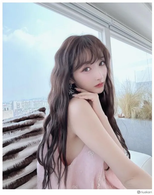 Rちゃん、“総額3000万”全身整形告白「おっぱいも入れてます」SNSでの誹謗中傷に本音 - モデルプレス