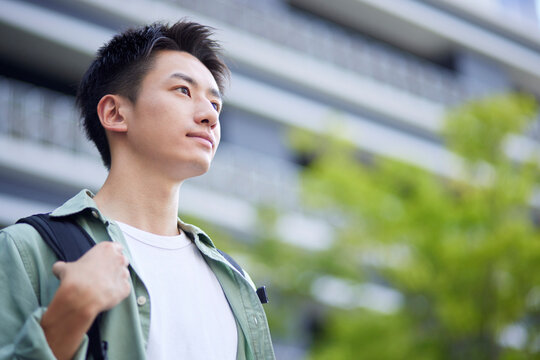 男子大学生フリー素材