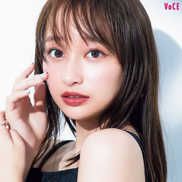 影山優佳】ピンクのラメをキーに、大人のキラキラメイク【2023夏のトレンドメイク】－美容メディア