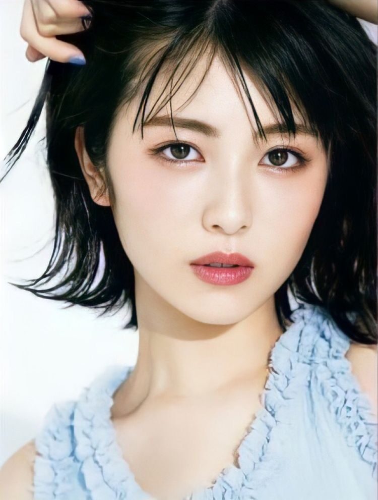 水上恒司の歴代彼女4人目:浜辺美波(2021年〜2022年頃)