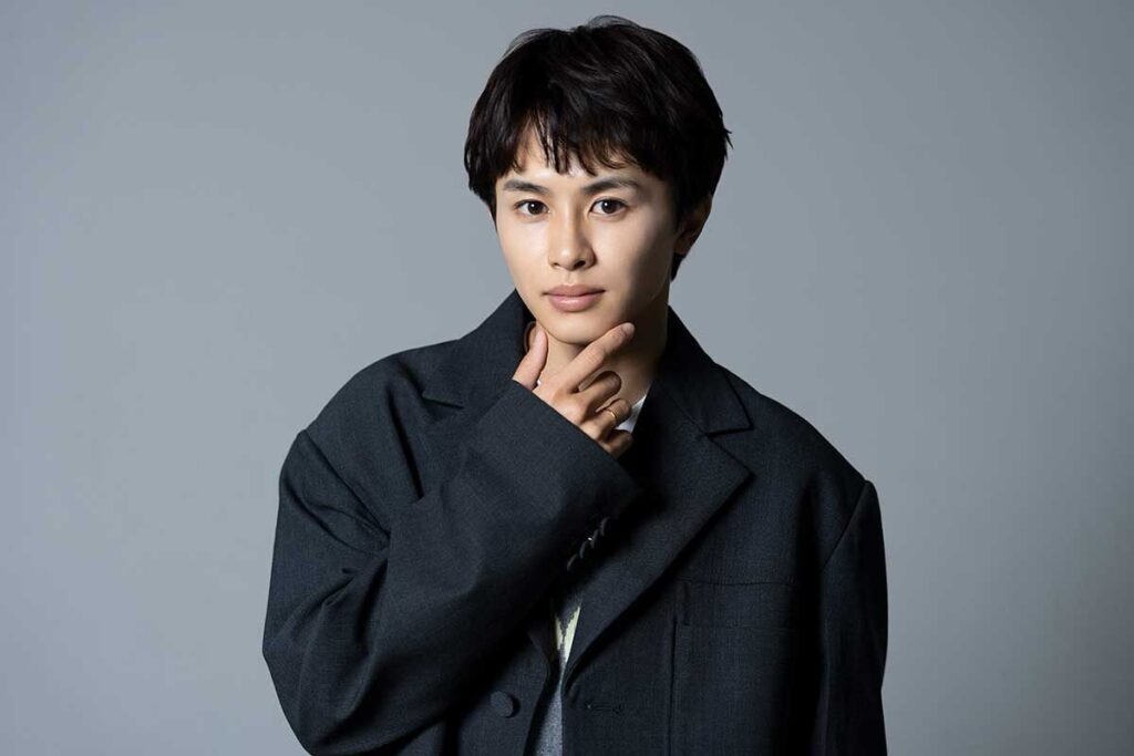 草川拓弥のプロフィールと経歴