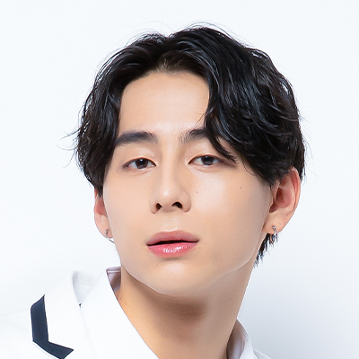西洸人のプロフィールと経歴