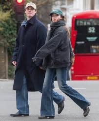 ニコラス・ガリッツィーンとガールフレンドのキャメロン・ヴァレンティナ・エアー、ロンドンにて