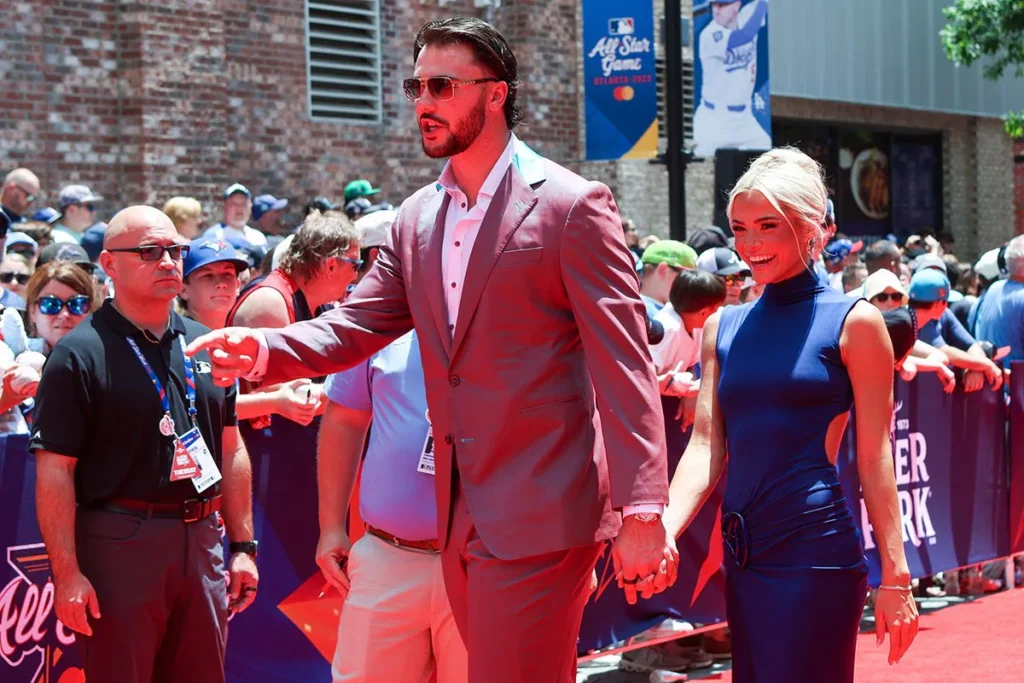 ＭＬＢ】怪物スキーンズ 恋人の脇汗写真が全米拡散…本人はサラリ「パイレーツファンなら汗をかく」 |