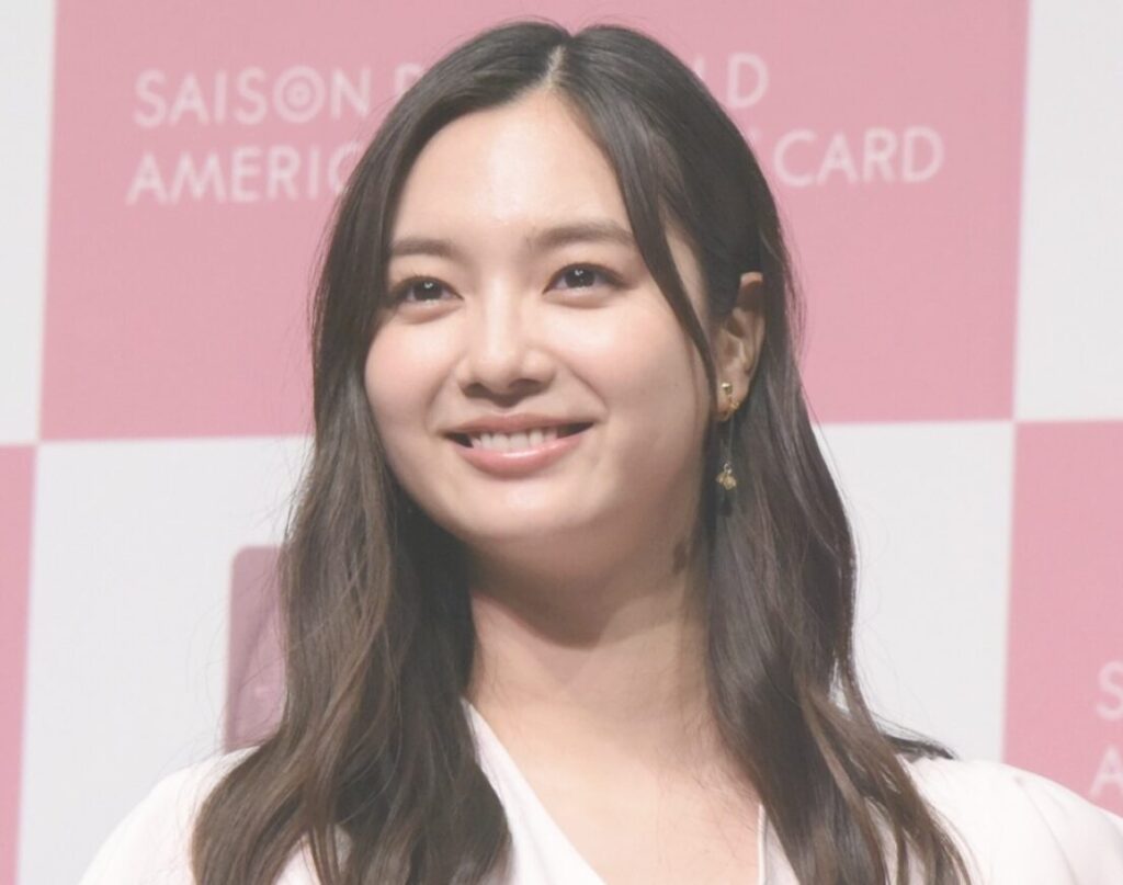 藤ヶ谷太輔の歴代彼女14人目:新川優愛(2016年頃)
