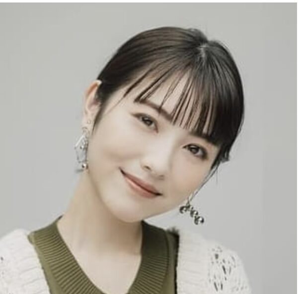 赤楚衛二の歴代彼女3人目：浜辺美波（2020年頃）