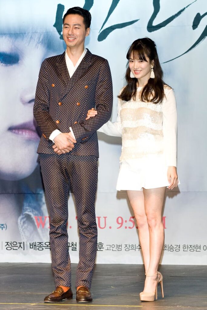引用元：25ans 大スターも虜に！ 魔性の韓国女優ソン・ヘギョの華麗なる恋愛遍歴https://www.25ans.jp/wedding/celeb/g43079125/song-hye-gyo-230308/