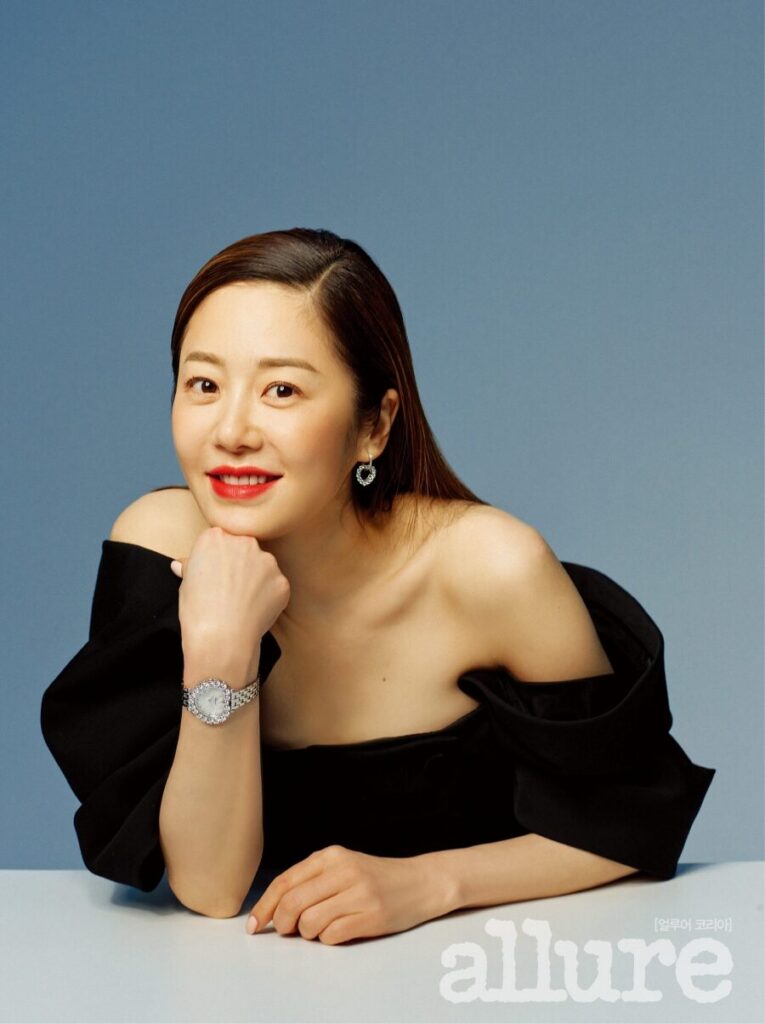 引用元：コ・ヒョンジョン「華やかな美しさ満開」圧倒的な高級感
https://life.chosunonline.com/site/data/html_dir/2021/11/19/2021111980055.html
