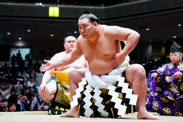 土俵入りの豊昇龍