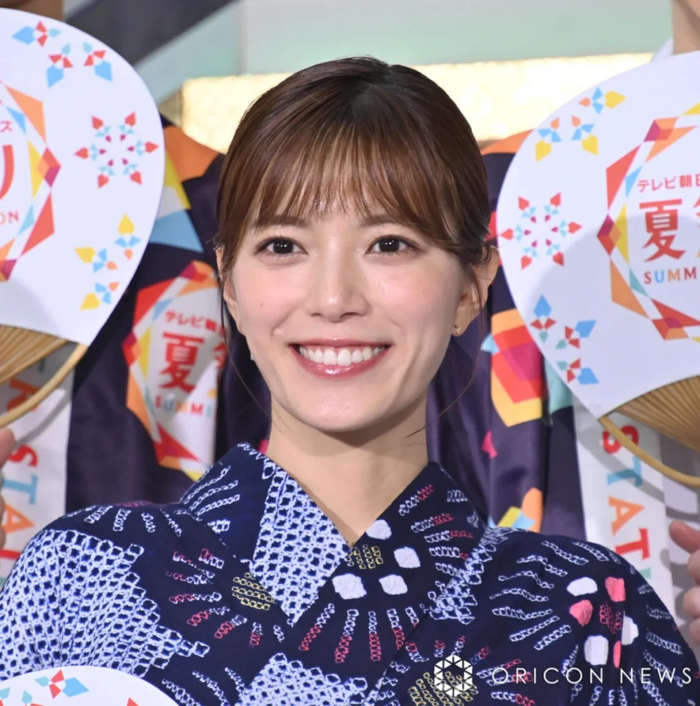 三谷紬アナ「売り子をやってみたい」 テレ朝夏祭りでプロレスラーと「熱くるしく(笑)」 『新日ちゃんぴおん。』ブースをアピール | オリコンニュース(ORICON NEWS)