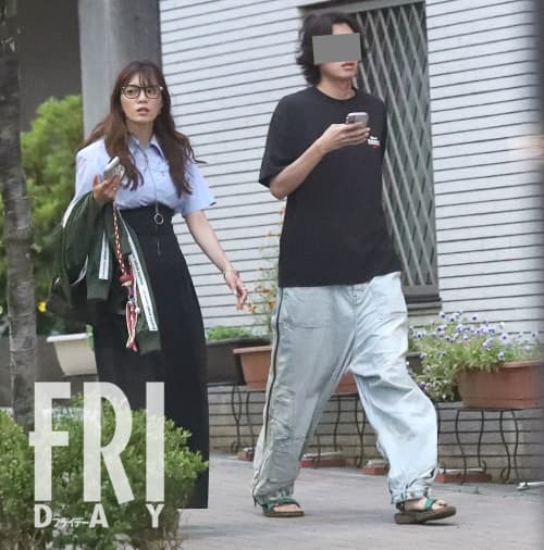 全文公開】テレ朝・三谷紬アナ ″両親にも紹介済み″半同棲彼氏とロングデート「幸せ手つなぎ」写真