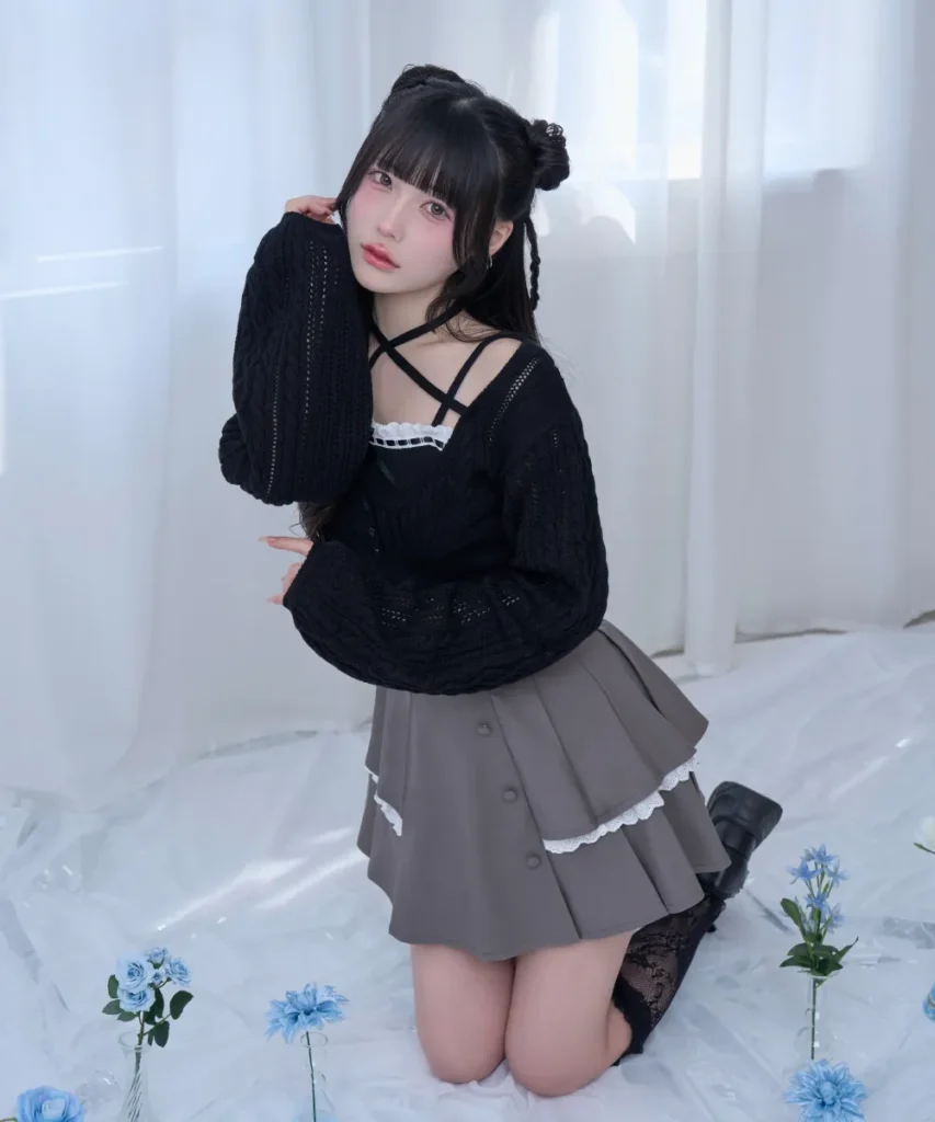 【逃げ水あむcollaboration】透かし編みアンサンブルニット