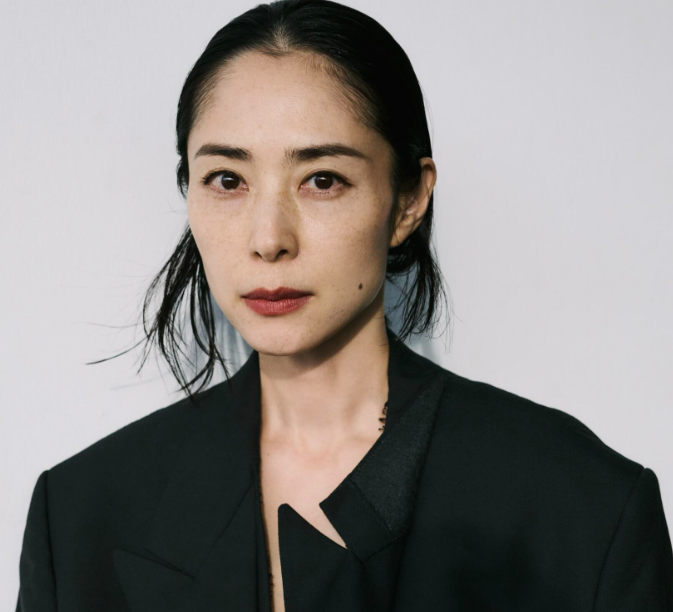引用元：アミューズ　深津絵里プロフィールhttps://www.amuse.co.jp/artist/A0054/