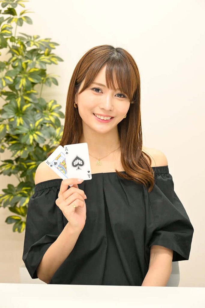 岡本詩菜のプロフィールと経歴