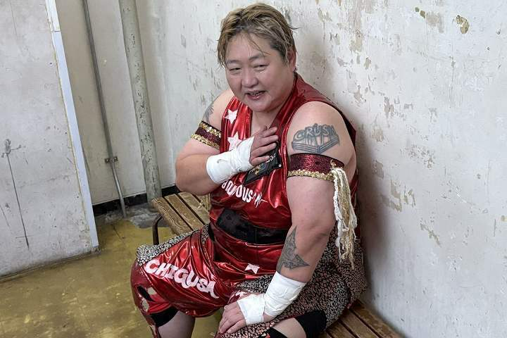 長与千種のプロフィールと経歴