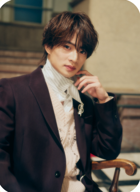 引用元：STARTO ENTERTAINMENT　浮所飛貴プロフィール
https://jr-official.starto.jp/s/jr/persons/32?ima=0438