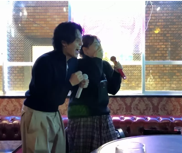 引用元：マイナビニュース　松田元太、丸山礼と中目黒デート「手、つなぎます?」https://news.mynavi.jp/photo/article/20240108-2858618/images/002l.jpg